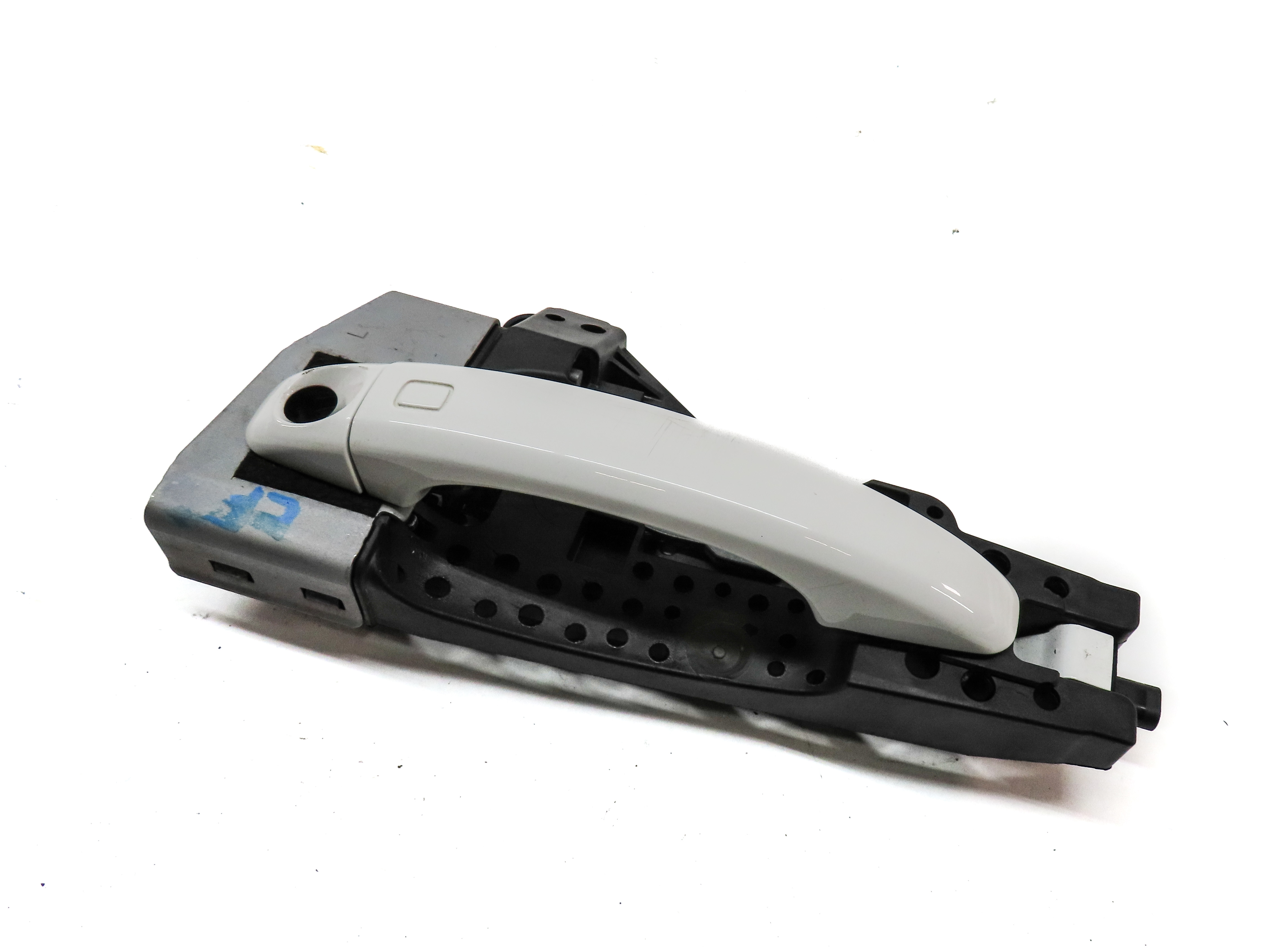2015-2018 AUDI Q3 (8U) LEFT FRONT DRIVER DOOR HANDLE (White) — exact item pictured